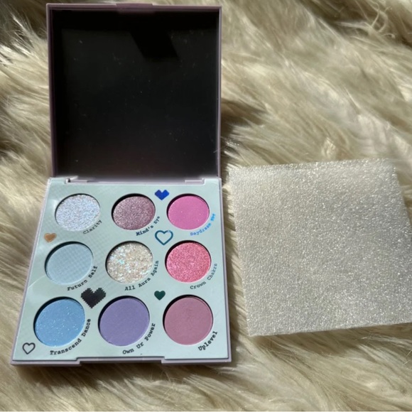ColourPop Cosmetics Cloud Dye Shadow Palette Vault - Picture 5 of 6